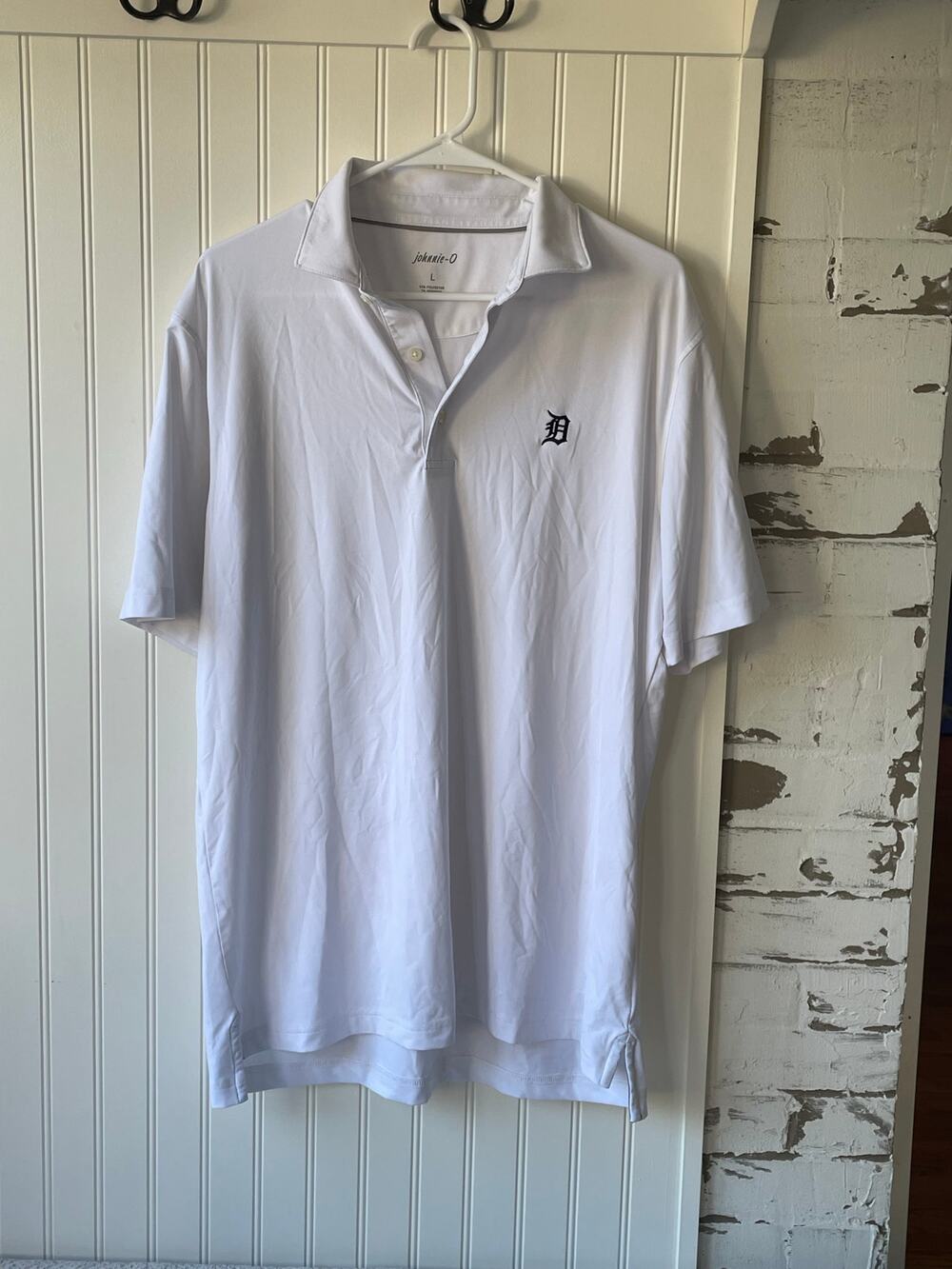 Johnnie O Detroit Tigers white collar shirt size Large